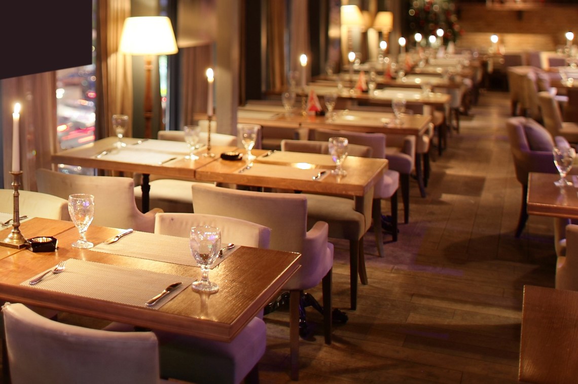 Restaurant-Lighting_Elegance-Decor